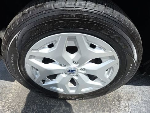 Used 2023 Subaru Forester AWD/4WD image 18