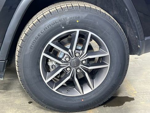 Used 2020 Jeep Grand Cherokee Limited w/ Luxury Group II image 42