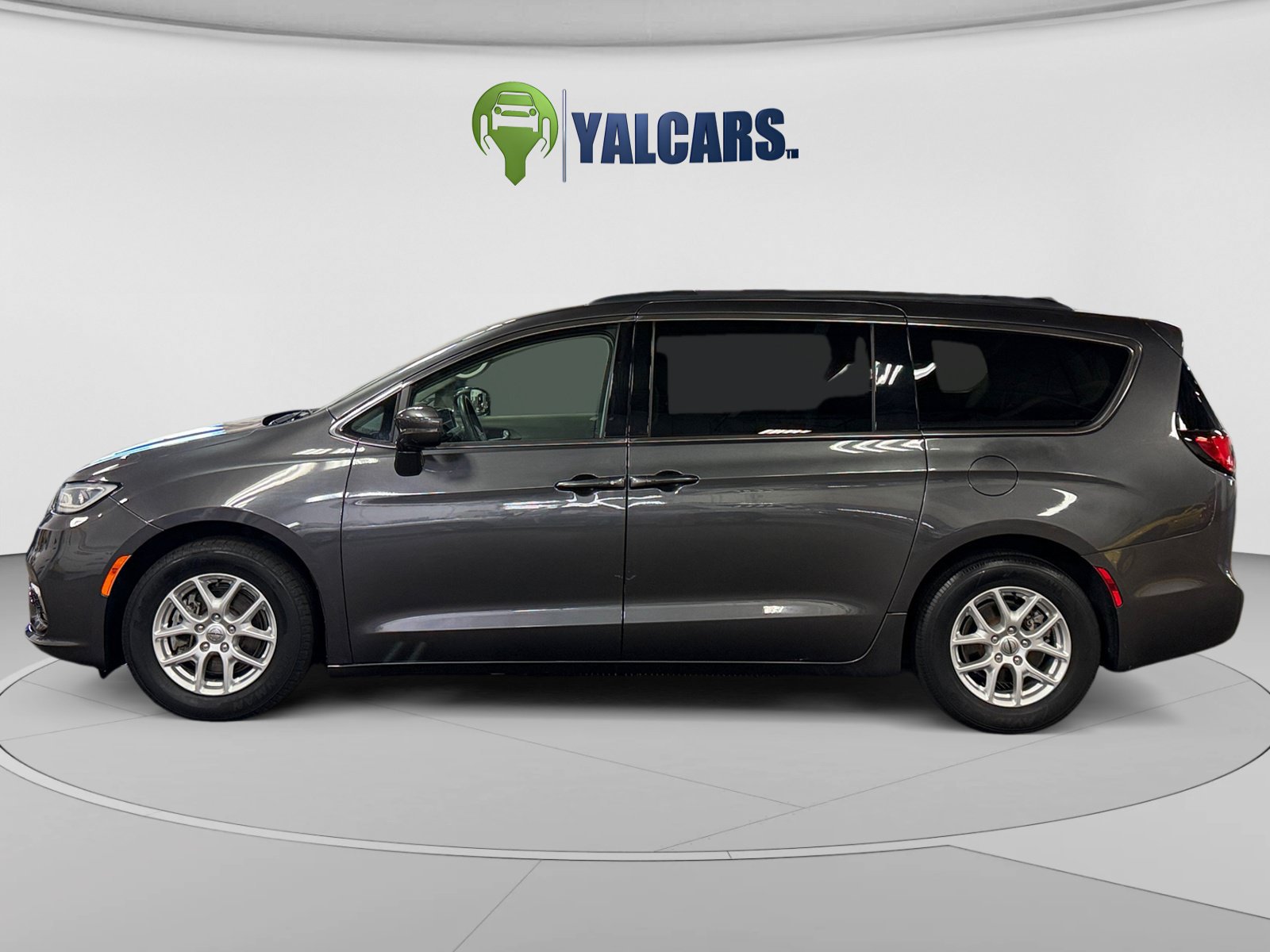 Used 2022 Chrysler Pacifica Touring-L FWD image 2
