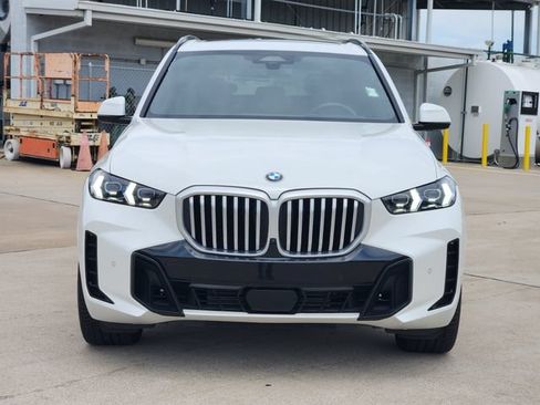 Used 2025 BMW X5 sDrive40i w/ M Sport Package RWD image 2