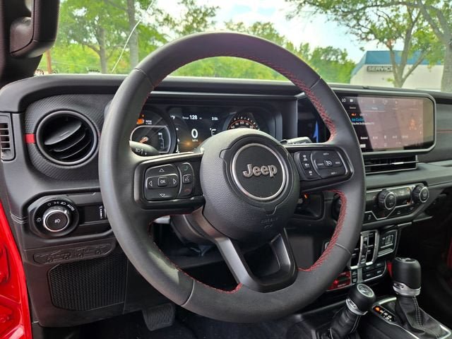 Used 2025 Jeep Wrangler Unlimited Rubicon AWD/4WD image 10