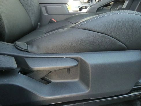 Used 2025 Toyota Tacoma TRD Sport image 35