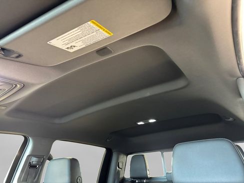 Used 2022 Chevrolet Silverado 1500 LTZ AWD/4WD image 23