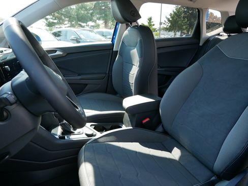 New 2025 Volkswagen Taos SE image 4