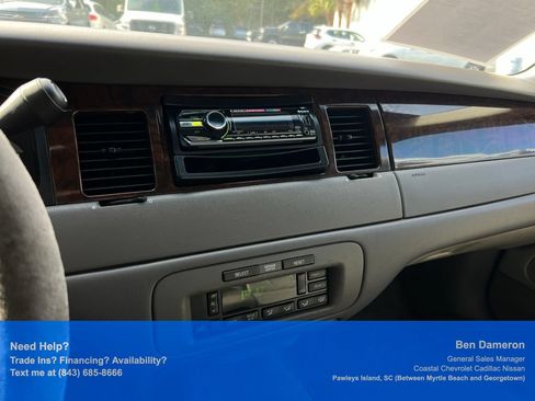 Used 1999 Lincoln Town Car Executive RWD image 17