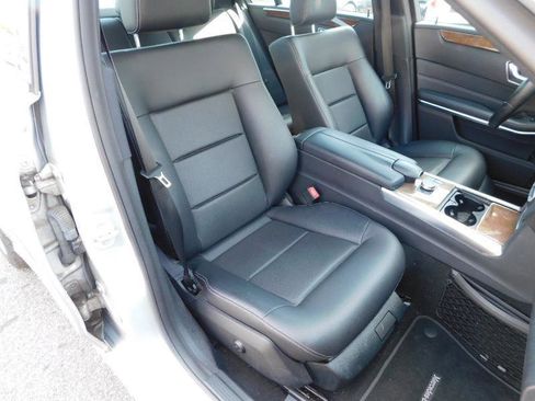 Used 2016 Mercedes-Benz E 350 4MATIC Sedan image 9