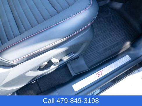 Used 2025 Ford Explorer ST-Line w/ ST-Line Street Pack image 44