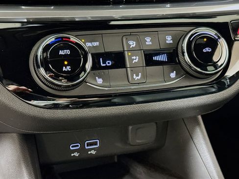 Certified 2024 Buick Envista Sport Touring w/ Convenience I Package image 13