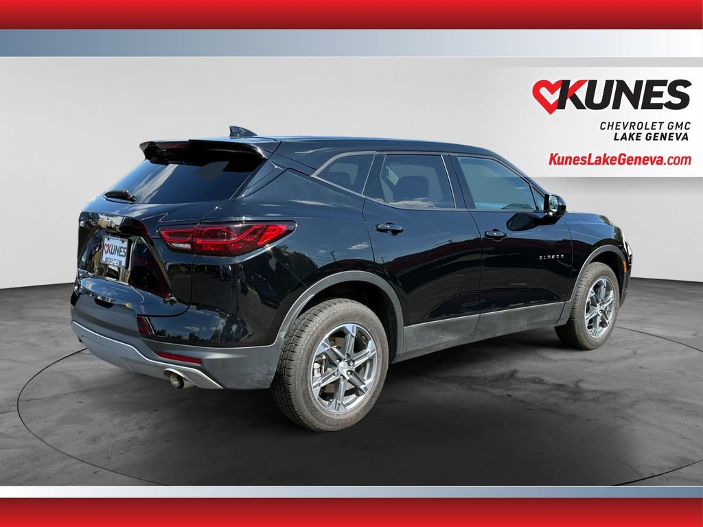 Used 2025 Chevrolet Blazer LT AWD/4WD image 9