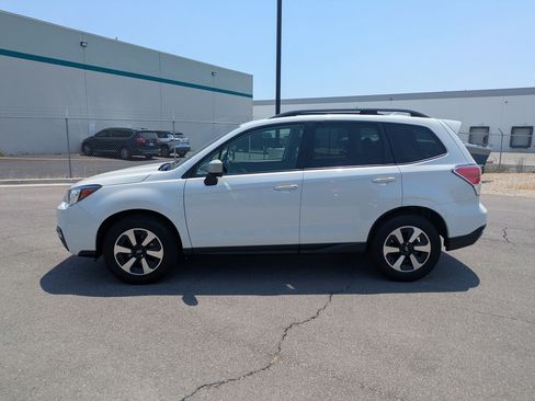 Used 2018 Subaru Forester 2.5i Premium AWD/4WD image 7