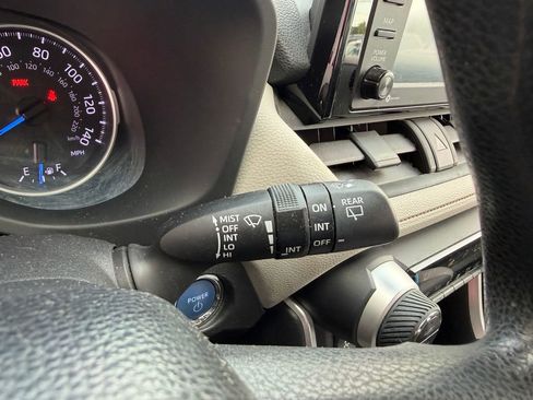 Used 2020 Toyota RAV4 XLE w/ Convenience Package AWD/4WD image 21