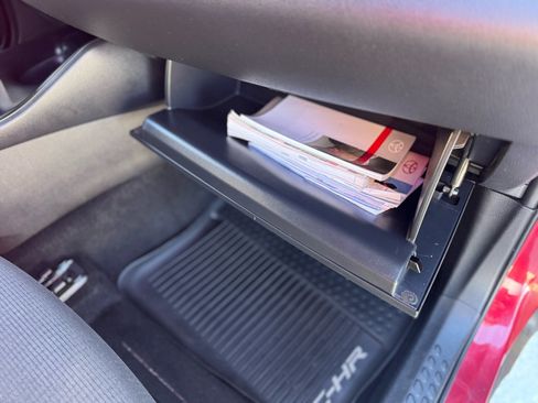 Used 2018 Toyota C-HR XLE image 27