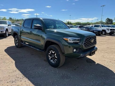 Used 2021 Toyota Tacoma TRD Off-Road w/ TRD Premium Off Road Package AWD/4WD image 8