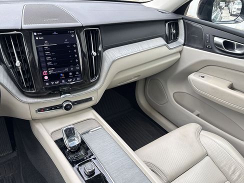 Certified 2023 Volvo XC60 B5 Ultimate w/ Climate Package image 27