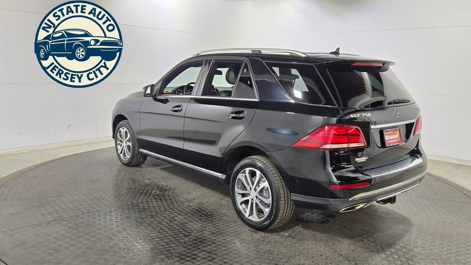 Used 2016 Mercedes-Benz GLE 350 4MATIC w/ Premium Package image 5