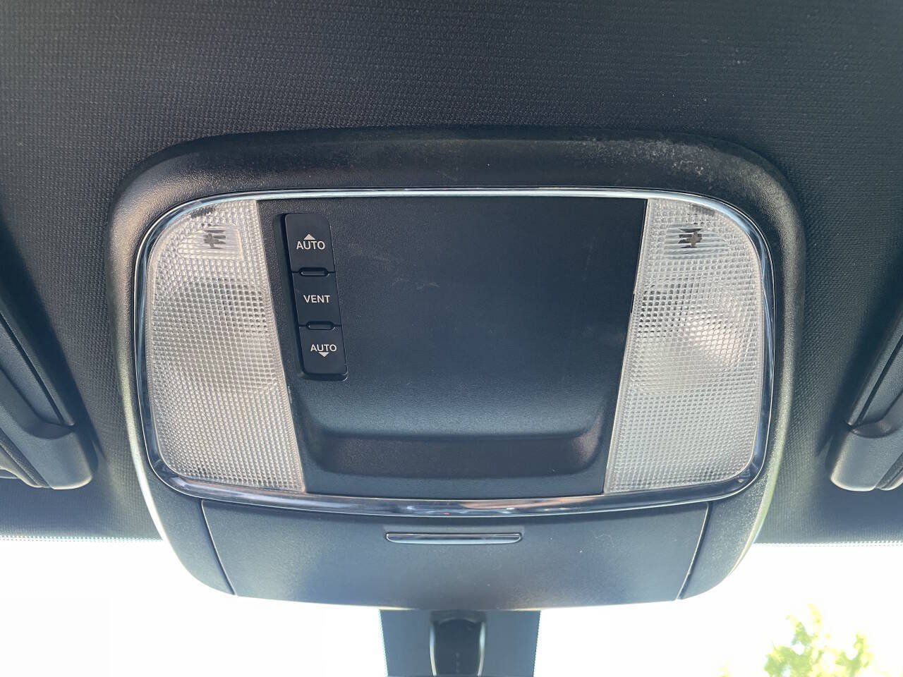 Used 2020 Dodge Charger SXT w/ Leather Interior Group RWD image 17