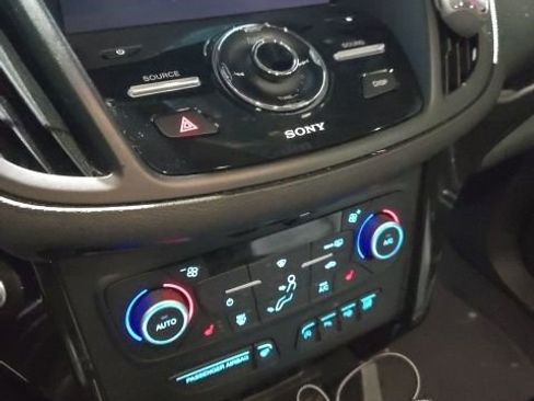 Used 2018 Ford Escape Titanium w/ Ford Safe & Smart Package image 23