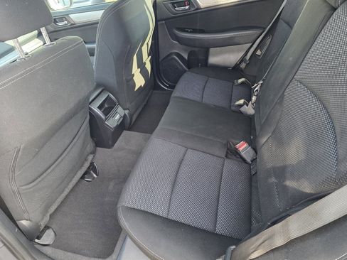 Used 2018 Subaru Outback 2.5i Premium image 10