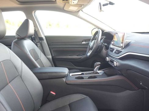 Used 2019 Nissan Altima 2.5 SR w/ SR Premium Package FWD image 15