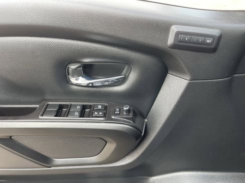 Used 2020 Nissan Titan PRO-4X w/ Pro-4x Convenience Package image 23