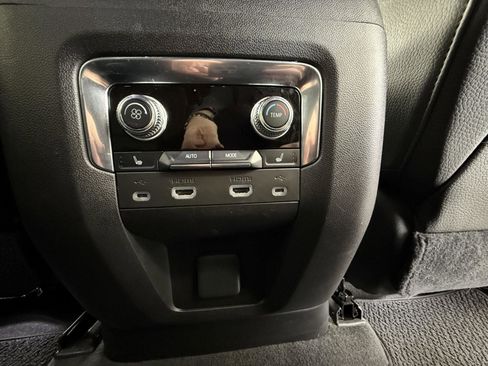 Used 2021 GMC Yukon Denali AWD/4WD image 11