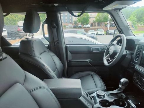 Used 2025 Ford Bronco 4-Door AWD/4WD image 6