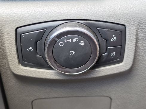 Used 2019 Ford F250 XL w/ Power Equipment Group RWD image 16