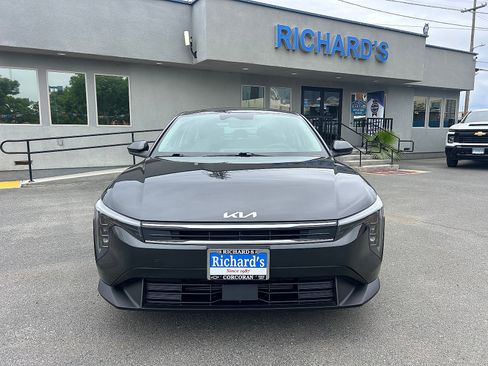 Used 2025 Kia K4 FWD image 8