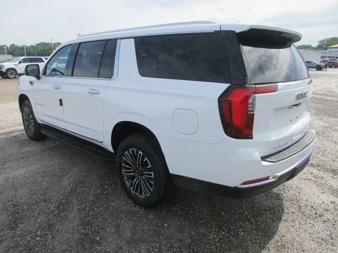 New 2026 GMC Yukon XL Elevation w/ Elevation Premium Package AWD/4WD image 6