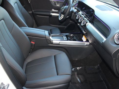 New 2026 Mercedes-Benz GLB 250 image 31