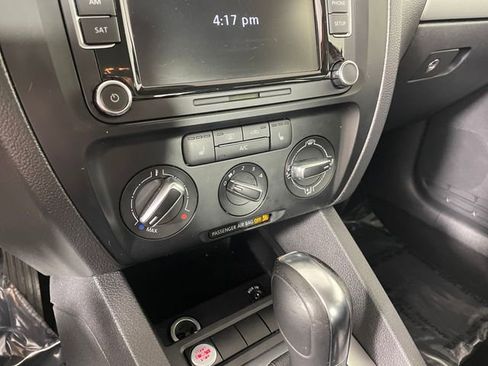 Used 2014 Volkswagen Jetta SE FWD image 8
