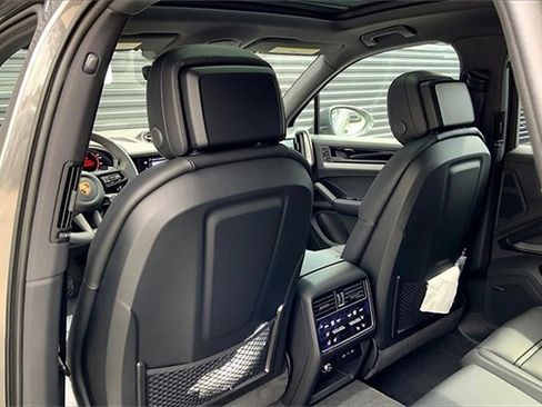 New 2026 Porsche Cayenne E-Hybrid image 26