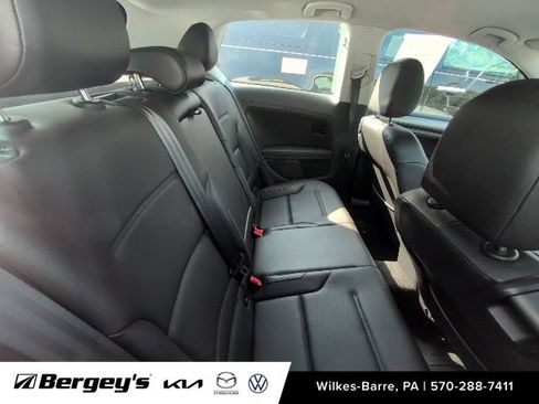 Used 2015 Volkswagen Golf S FWD image 6