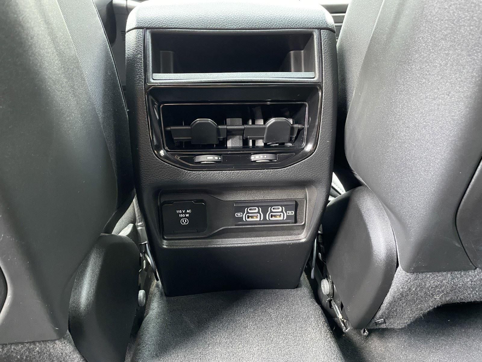 Used 2023 Jeep Grand Cherokee Altitude AWD/4WD image 38