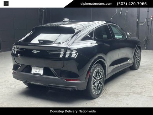 Used 2025 Ford Mustang Mach-E Premium image 6