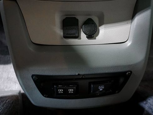 Used 2019 Toyota Sienna XLE Premium FWD image 73