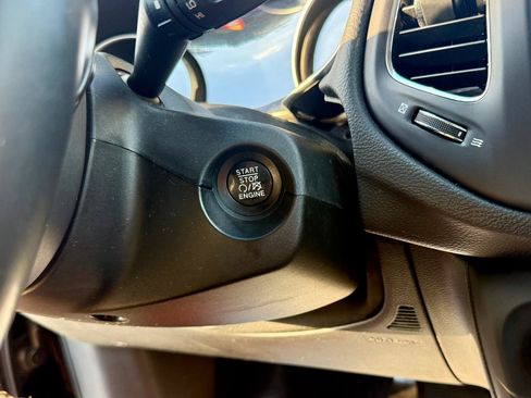 Used 2018 Jeep Compass Latitude w/ Popular Equipment Group FWD image 30