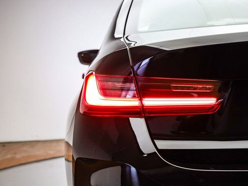 Used 2025 BMW 330i Sedan w/ Premium Package image 10