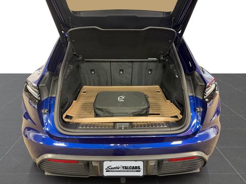 Used 2024 Porsche Macan 4 Electric image 26