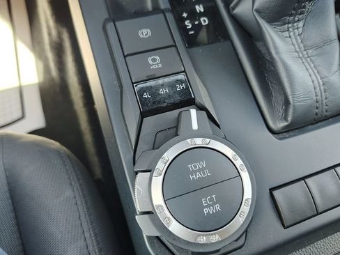 Certified 2024 Toyota Tacoma SR5 AWD/4WD image 38