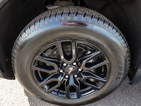 Used 2024 GMC Sierra 1500 Elevation image 10