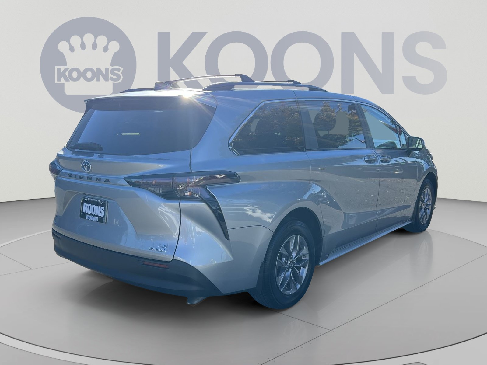 Used 2024 Toyota Sienna LE AWD/4WD image 7