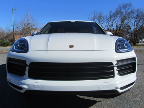 Used 2022 Porsche Cayenne image 4