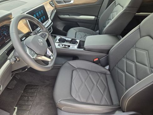 New 2026 Volkswagen Atlas SE FWD image 12