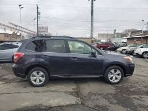 Used 2015 Subaru Forester 2.5i Premium w/ All-Weather Package AWD/4WD image 3