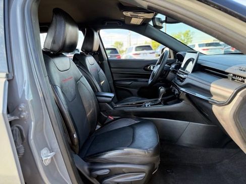 Used 2023 Jeep Compass Trailhawk AWD/4WD image 15