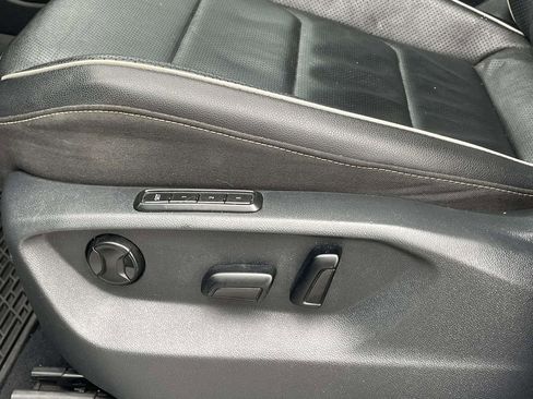 Used 2022 Volkswagen Tiguan SEL R-Line image 18