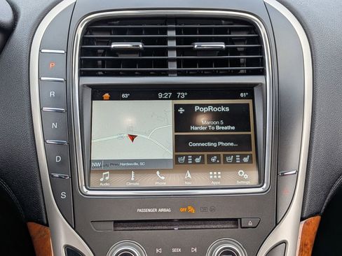 Used 2017 Lincoln MKX Reserve w/ Driver Assistance Package image 19