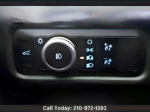 Used 2023 Ford Explorer King Ranch w/ Technology Package RWD image 28