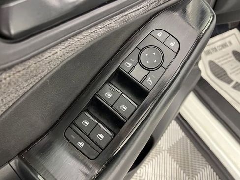 Used 2023 Nissan Rogue S FWD image 31
